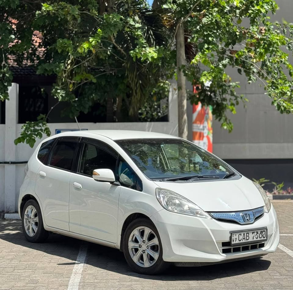 Honda Fit GP1 Navi Premium